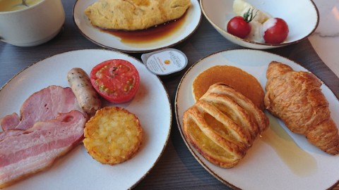 Extensive breakfast selection