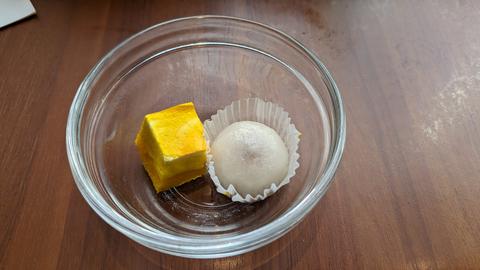 朝食：フルーツやちょっとしたスイーツも