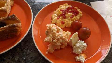 Lounge breakfast dishes.