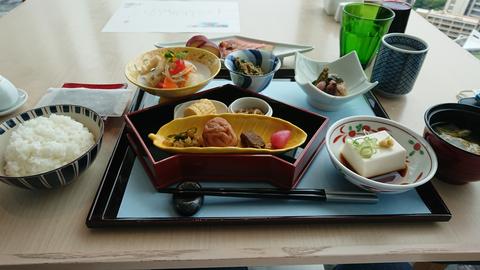 COOKA和朝食：品数豊富な和朝食の御膳
