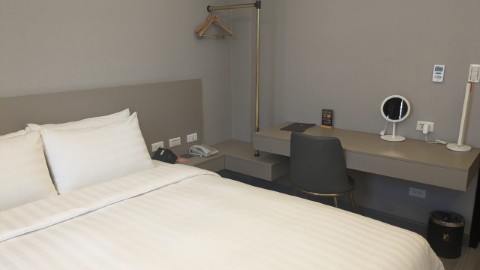部屋の中へ