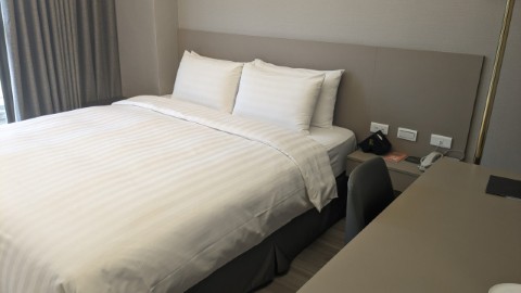 部屋の中へ