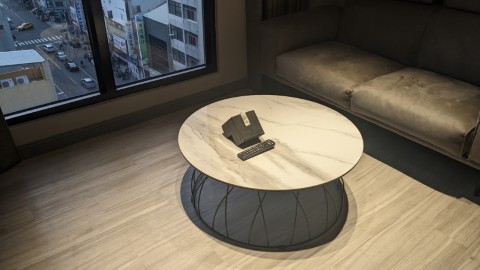 部屋の中へ