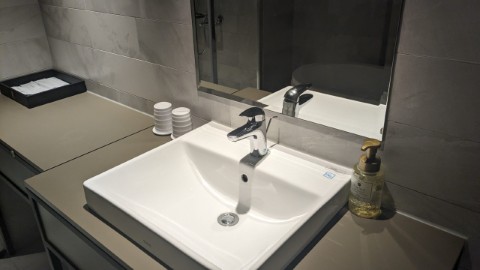 部屋の中へ
