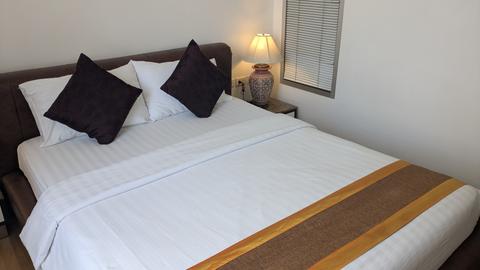 A clean and fresh hotel bedroom