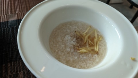 朝食